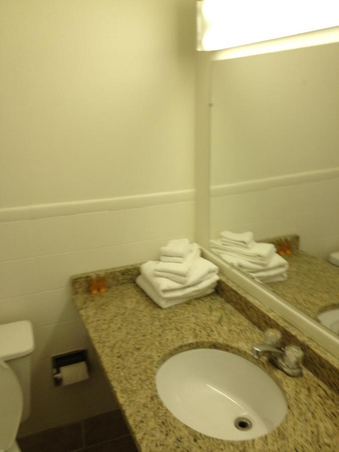 Weber Inn Kitchener Dış mekan fotoğraf